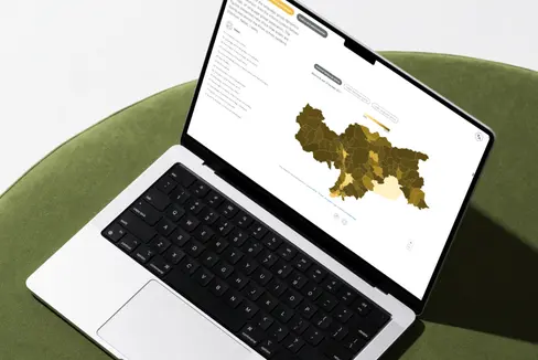 Il nuovo Autonomy Dashboard South Tyrol è uno strumento innovativo che permette di comprendere meglio la complessità dell’autonomia altoatesina e della tutela delle minoranze grazie alla grande quantità di dati raccolti, visualizzati graficamente e analizzati. (Foto: Eurac Research)