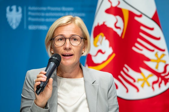 Das Amt für Kinder- und Jugendschutz und Soziale Inklusion habe in den vergangenen Monaten intensiv an der Analyse der Rückmeldungen, dem Einbezug aller beteiligten Dienste und Institutionen und der Zuordnung der Familien und der Gemeinden gearbeitet, berichtete Direktorin Astrid Wiest. (Foto: LPA/Fabio Brucculeri)