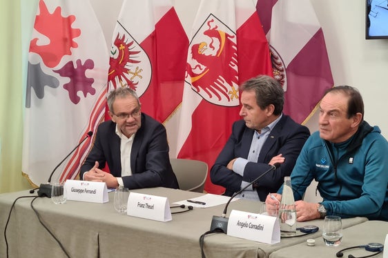 A sinistra di Theurl e Corradini il direttore del Museo storico del Trentino, Giuseppe Ferrandi. (Foto: Euregio)