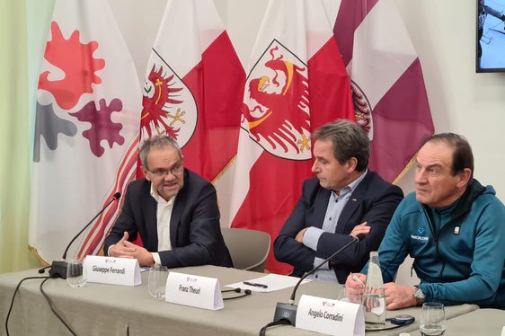 A sinistra di Theurl e Corradini il direttore del Museo storico del Trentino, Giuseppe Ferrandi. (Foto: Euregio)