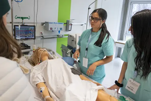 Wer eine Ausbildung für Gesundheitsberufe macht, erhält finanzielle Unterstützung vom Land. Die Landesregierung hat auf Vorschlag von Gesundheitslandesrat Hubert Messner für diese Beihilfen einheitliche Regeln festgelegt. (Foto: LPA/Fabio Brucculeri)