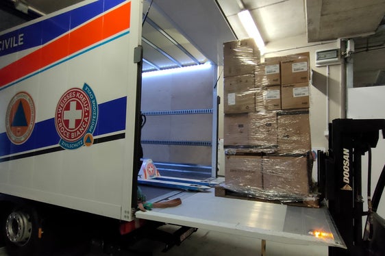 Un camion carico di medicinali essenziali è partito oggi dall'Alto Adige per portare aiuto in Ucraina (Foto: Croce Bianca/ASP/Protezione civile)