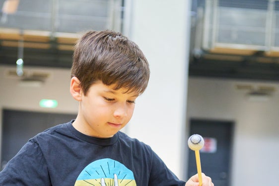 Lorenz Geiser bei seinem Auftritt, Musikschule Unterer Vinschgau, Lehrperson: Wolfgang Schrötter (Foto: Land Tirol / Wolfgang Alberty)