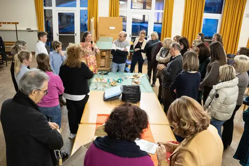 Duc i presënc à pudù ti cialé y tuché l material archeologich (Foto: USP)