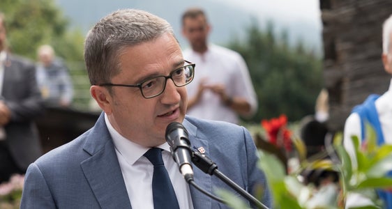 Der Trentiner Landeshauptmann Maurizio Fugatti: „Die Euregio Days 2025 bieten erneut die Gelegenheit, sich über wichtige Zukunftsthemen auszutauschen, miteinander ins Gespräch zu kommen und gemeinsame Grundsätze für die Bewältigung bevorstehender Herausforderungen zu finden.“ (Foto: Land Tirol/Sedlak)