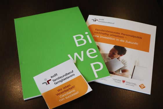 L'audit famigliaelavoro accompagna i datori di lavoro, come BIWEP, nel loro percorso verso una politica aziendale orientata alla famiglia e alla vita. (Foto: USP/Carmen Kollmann)