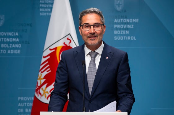 Come ha spiegato il presidente Arno Kompatscher nella conferenza stampa odierna che ha fatto seguito alla riunione della Giunta provinciale, l'esecutivo assegnerà i fondi in dettaglio nelle prossime settimane. Data la crescita economica, la Giunta aumenterà i fondi disponibili in sede di assestamento di bilancio. (Foto: ASP/Fabio Brucculeri)