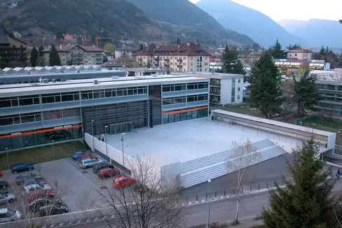 La Scuola professionale provinciale per il commercio, l’artigianato e l’industria Christian Josef Tschuggmall di Bressanone è una delle quattro scuole professionali, che dal 1° settembre diventerà Centro di formazione professionale. (Foto: ASP)