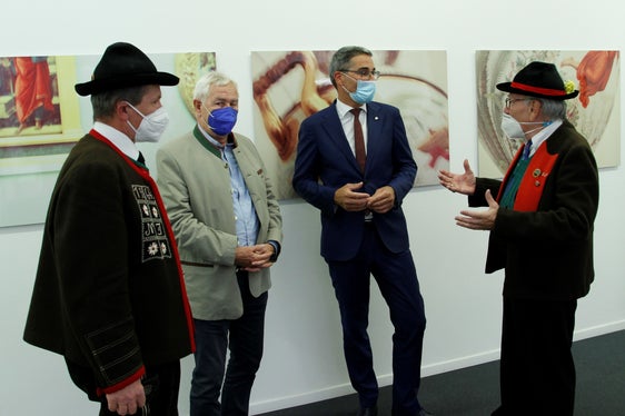 Riunione a Bolzano in preparazione del 75° anniversario dell'Associazione Generale degli altoatesini in Austria: (da sinistra) Reinmüller, Angermann, il presidente Kompatscher, Thomann (Foto: LPA)