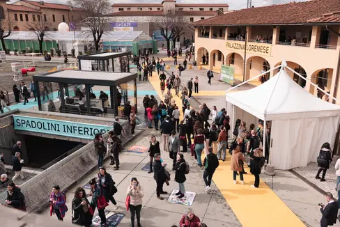 Die Bildungsmesse Didacta ist ein wichtiger Treffpunkt für alle, die sich in der Schulwelt bewegen, und liefert Inputs für Fortbildung, Vernetzung und Weiterentwicklung. Im Herbst findet ein regionales Spin-Off in Riva del Garda statt. (Foto: LPA/Bildungsmesse Didacta)