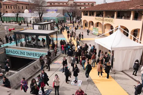 Die Bildungsmesse Didacta ist ein wichtiger Treffpunkt für alle, die sich in der Schulwelt bewegen, und liefert Inputs für Fortbildung, Vernetzung und Weiterentwicklung. Im Herbst findet ein regionales Spin-Off in Riva del Garda statt. (Foto: LPA/Bildungsmesse Didacta)