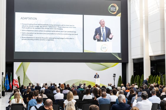 Professor Engle während seiner Rede in der Messe Bozen (Foto: LPA/Tiberio Sorvillo)