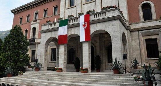 Im Herzogspalast, dem Sitz des Regierungskommissärs, wird regelmäßig ein Sicherheitsgipfel abgehalten. (Foto: Regierungskommissariat)