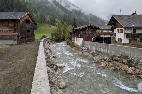 I lavori realizzati dai Bacini montani lungo il torrente Aurino a Predoi (Foto: ASP/Agenzia per la Protezione civile)