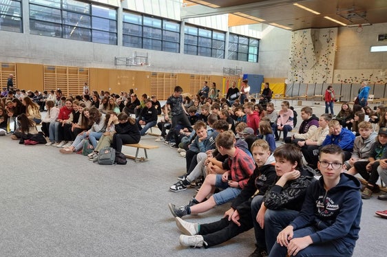Großes Interesse heute bei der Prämierungsfeier an der Landesberufsschule für Handel, Handwerk und Industrie Christian Josef Tschuggmall in Brixen (Foto: LPA/Christian Blaas)