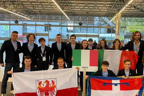 Mit viel Können, Geschicklichkeit und Disziplin zum Erfolg: Südtirols sieben junge Fachkräfte als Teil des italienischen Teams bei den EuroSkills 2021 (Foto: Gian Luigi Ferraris)