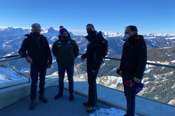 L'assessore al turismo Arnold Schuler (da sx), il ministro Garavaglia, il presidente Kompatscher e il vice presidente Giuliano Vettorato. (Foto: ASP/mp)