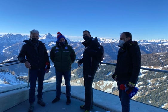 L'assessore al turismo Arnold Schuler (da sx), il ministro Garavaglia, il presidente Kompatscher e il vice presidente Giuliano Vettorato. (Foto: ASP/mp)
