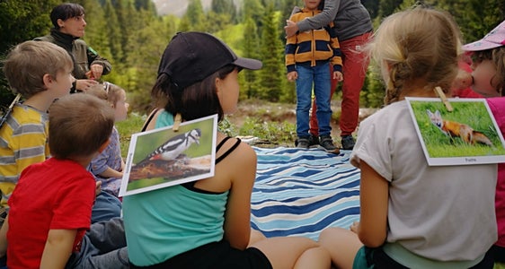 Welches Tier bin ich? Die Explore Wanderungen sind auf Familien zugeschnitten. Spaß und Spiel kommen dabei nicht zu kurz. (Foto: LPA/Landesamt für Natur)