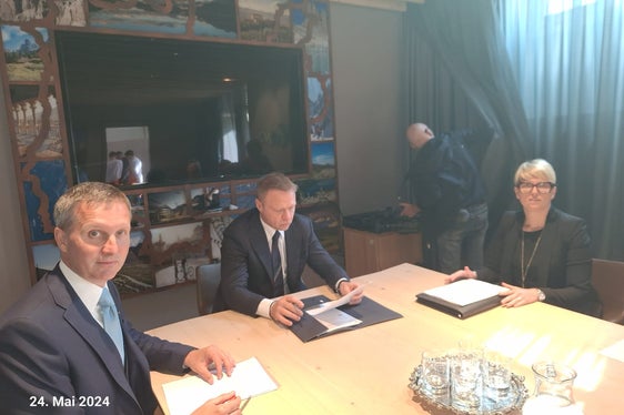 L'agricoltura montana, il benessere degli animali, l'assicurazione del raccolto e la gestione delle acque sono i temi trattati dall'assessore Walcher, l'assessora Zanotelli e il ministro Lollobrigida. (Foto: ASP)