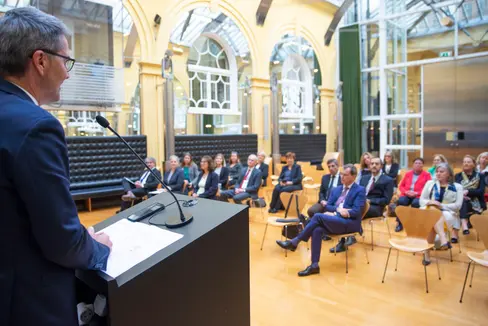 La delegazione di giudici, procuratrici e procuratori austriaci è stata ricevuta oggi (3 ottobre) dal presidente della Provincia Arno Kompatscher (Foto: ASP/Fabio Brucculeri)