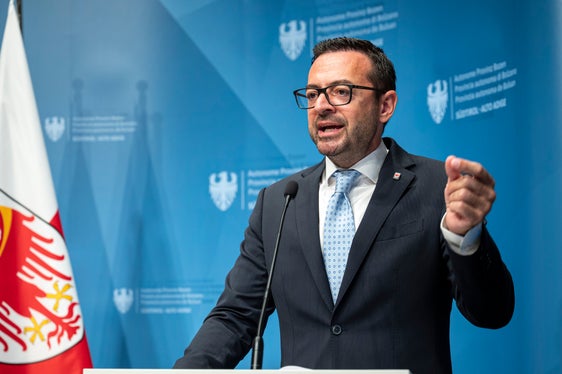 Bildungslandesrat Marco Galateo: Uns verbindet eine gemeinsame Verantwortung: allen jungen Menschen, die in Südtirol aufwachsen, die bestmöglichen Bildungs- und Zukunftschancen zu gewährleisten. (Foto: LPA/Fabio Brucculeri)
