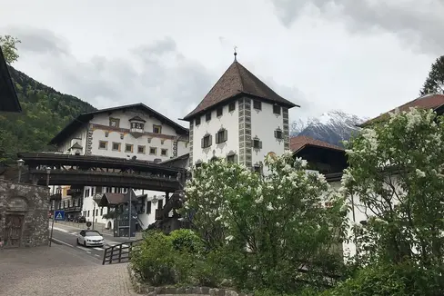 Il nuovo collettore fognario permetterà di convogliare separatamente all’impianto di depurazione di Sinigo il refluo del birrificio Forst a Lagundo (Foto: ASP)