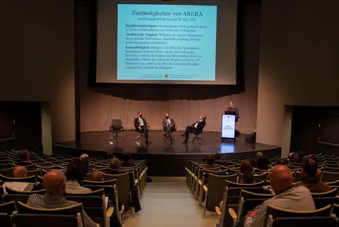 Presentato ai Comuni e alle Comunità comprensoriali il progetto, elaborato dall’Agenzia per l’ambiente e la tutela del clima della Provincia, per la riorganizzazione del sistema della gestione dei rifiuti in Alto Adige (Foto: ASP/Fabio Brucculeri)