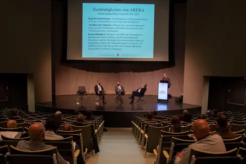 Presentato ai Comuni e alle Comunità comprensoriali il progetto, elaborato dall’Agenzia per l’ambiente e la tutela del clima della Provincia, per la riorganizzazione del sistema della gestione dei rifiuti in Alto Adige (Foto: ASP/Fabio Brucculeri)