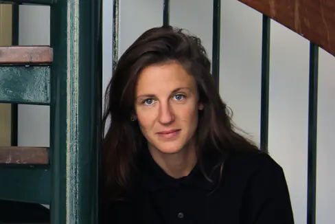 Il premio della Provincia di Bolzano al Concorso austriaco di grafica 2023 va all'artista altoatesina Judith Neunhäuserer (Foto: ASP/Simon Neuhäuserer)