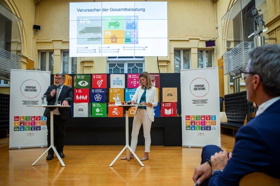 Der Klimaplan Südtirol 2040 sieht die Einrichtung eines Bürger- und Bürgerinnenrats und ein Stakeholder-Forum vor. Sie arbeiten an einer Verbesserung und Anpassung der Maßnahmen mit. (Foto: LPA/Fabio Brucculeri)