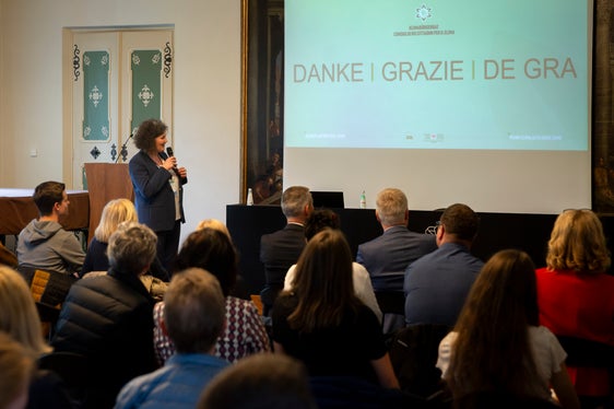 Mit dem Abschlusstreffen ist der Klimabürgerrat noch nicht ganz zu Ende. Im Herbst erfolgt die Präsentation des Abschlussdokuments vor Landesregierung und Landtag. Auch danach soll der Klimabürgerrat laufend in die Weiterentwicklung und Umsetzung des Klimaplans eingebunden werden. (Foto: LPA/Fabio Brucculeri)