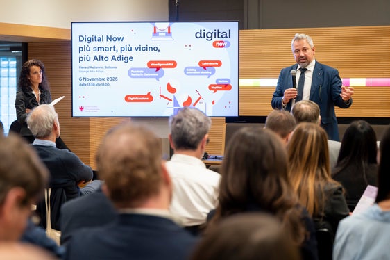 Più smart, più vicino, più Alto Adige: questo è il motto di “Digital Now”, che accompagna i cittadini nel processo di digitalizzazione. (Foto: USP/Fabio Brucculeri)