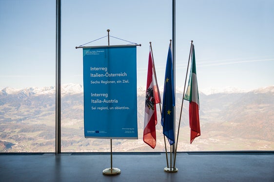 Der offizielle Startschuss für Interreg Italien-Österreich 2021-2027 ist heute am Kronpaltz gefallen. (Foto: LPA/Claudia Corrent)