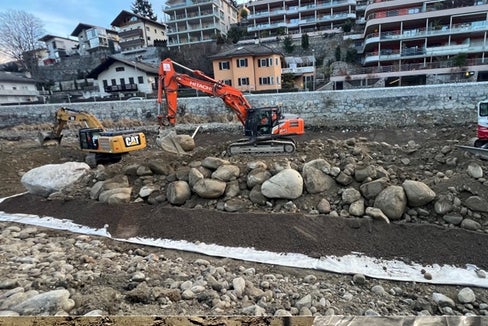 Aktuell arbeitet das Landesamtes für Wildbach- und Lawinenverbauung Nord an der Absenkung der Bachsohle im Flussbett des Eisacks. (Foto: LPA)