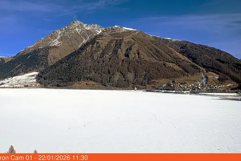 Una nuova webcam a Curon Venosta sul Lago di Resia (nella foto) e un'altra a Lauregno ampliano l'offerta webcam della RAS e forniscono immagini impressionanti in tempo reale da due regioni dell'Alto Adige. (Foto: RAS)