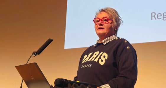 Gina Streit del management regionale del Tirolo dell'Est ha presentato i progetti Interreg CLLD. (Foto: Euregio)