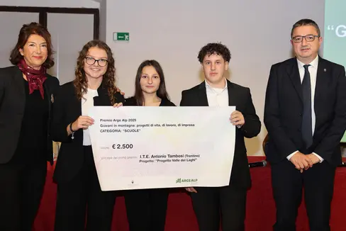 Jugendliche und Innovation standen im im Mittelpunkt des Arge Alp-Preis 2025. (Foto: Landespressesamt Trient/Juliet Astafan)