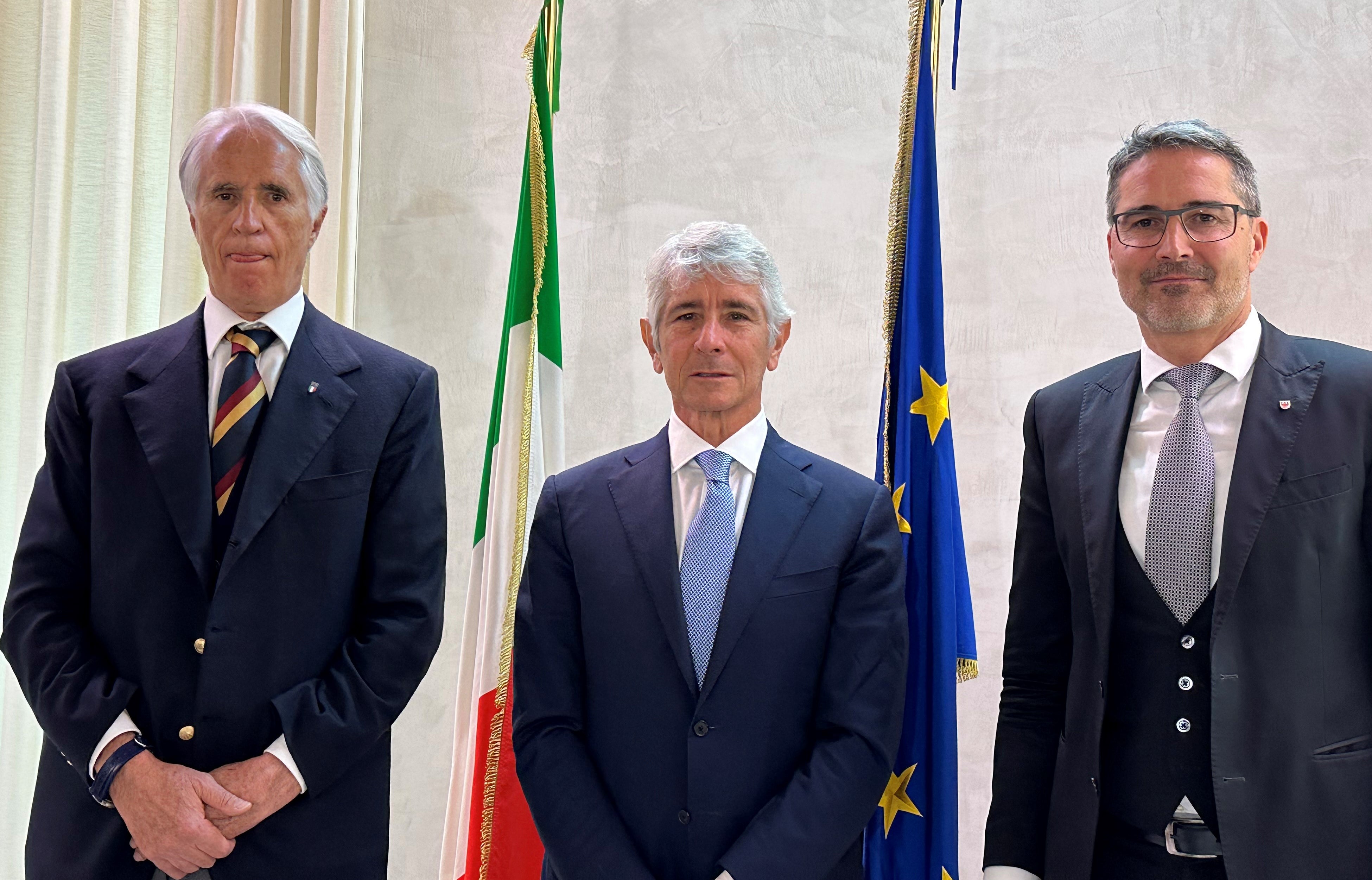 Da sinistra il presidente del CONI e della Fondazione Milano Cortina 2026 Giovanni Malagò, il ministro per lo Sport e i giovani Andrea Abodi e il presidente della Provincia autonoma di Bolzano Arno Kompatscher (Foto: ASP)