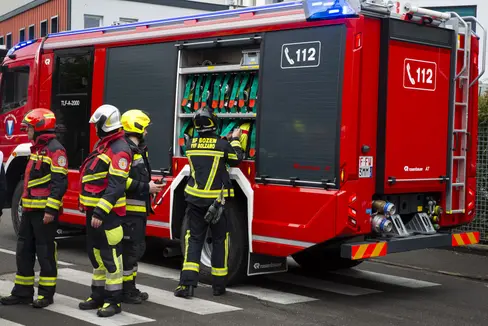 Bis zu 33 Männer und Frauen können über den Ausbildungswettbewerb bei der Berufsfeuerwehr aufgenommen werden und so eine unbefristete Stelle bekommen. Bewerbungen sind nur noch wenige Tage möglich, und zwar bis zum 6. März 2026, um 12 Uhr. (Foto: LPA/Fabio Brucculeri)