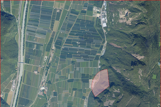 Da Steinsplitter mit hoher Geschwindigkeit bis zu 300 Meter weit geschleudert werden können, ist das Betreten des Bereichs innerhalb dieses Sicherheitsradius strikt verboten. (Foto: LPA/Landesabteilung Straßendienst)