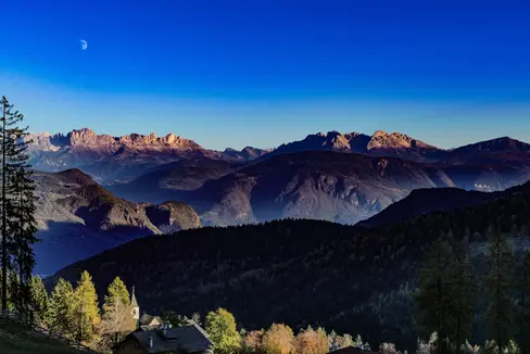 La foto del mese di novembre 2024: una spettacolare vista sulle Dolomiti da Platzer (Foto © Martin Geier)