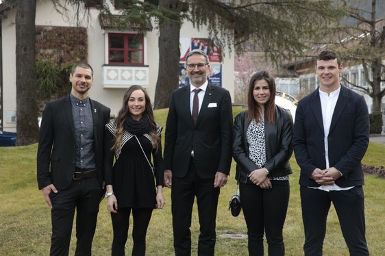 Il presidente Kompatscher tra i vincitori di medaglie di Pechino, Omar Visintin, Dorothea, Nadia Delago e Dominik Fischnaller (Foto: ASP/Tiberio Sorvillo)
