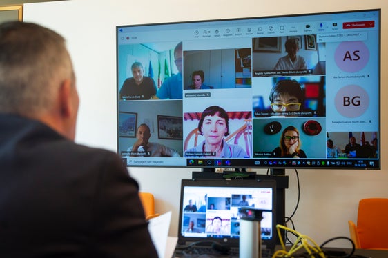 Online hat das Koordinierungs- und Lenkungskomitee des Nationalparks Stilfserjoch für die Zukunft des Parks wichtige Punkte besprochen. (Foto: LPA/Fabio Brucculeri)