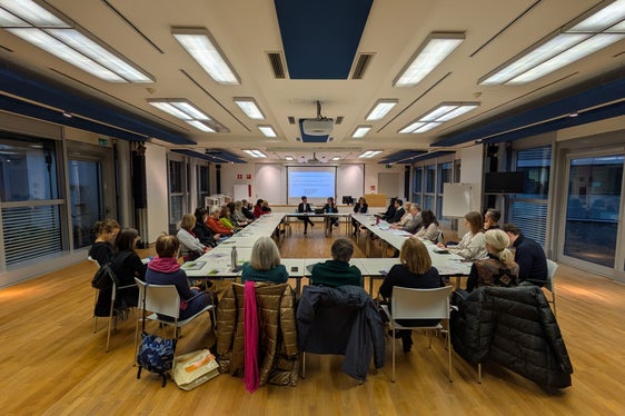 Il 9 gennaio, il Tavolo di coordinamento e il Comitato tecnico contro lo spreco alimentare si sono riuniti per il primo incontro del 2025. Si sono confrontati su normativa vigente, misure per le piccole e microimprese e modalità di raccolta dati (Foto: USP/Hannes Wisthaler)