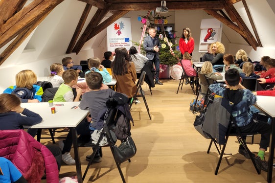 Beim Workshop haben die Kinder auch einige Besonderheiten der Euregio kennengelernt. (Foto: Euregio/Armin Gluderer)