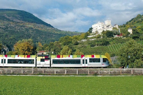 D'ora in poi il personale di sicurezza viaggerà di sera sui treni della Ferrovia della Val Venosta. Firmato il relativo decreto (Foto: IDM Südtirol)