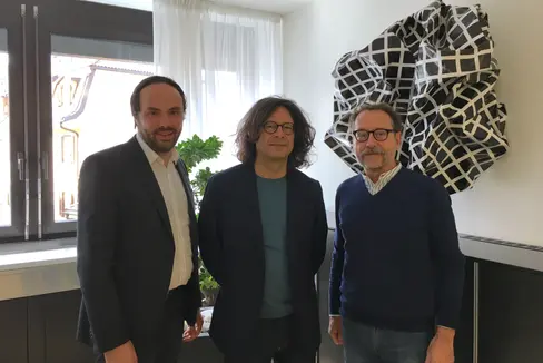 Da sinistra l'assessore provinciale alla Cultura Philipp Achammer con il nuovo direttore del Bolzano Film Festival Bozen (BFFB), Vincenzo Bugno, e il nuovo presidente del Filmclub, Luigi Loddi (Foto: ASP/Nicole Abler)