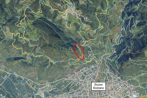 Auf der Landesstraße 99 nach Jenesien wird der Steinschlagschutz erhöht. (Foto: LPA/Landesamt für Straßenbau Mitte-Süd)