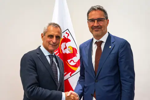 Oggi a Palazzo Widmann primo incontro ufficiale tra il nuovo questore di Bolzano, Andrea Valentino, e il presidente altoatesino Arno Kompatscher (Foto: ASP/Fabio Brucculeri)